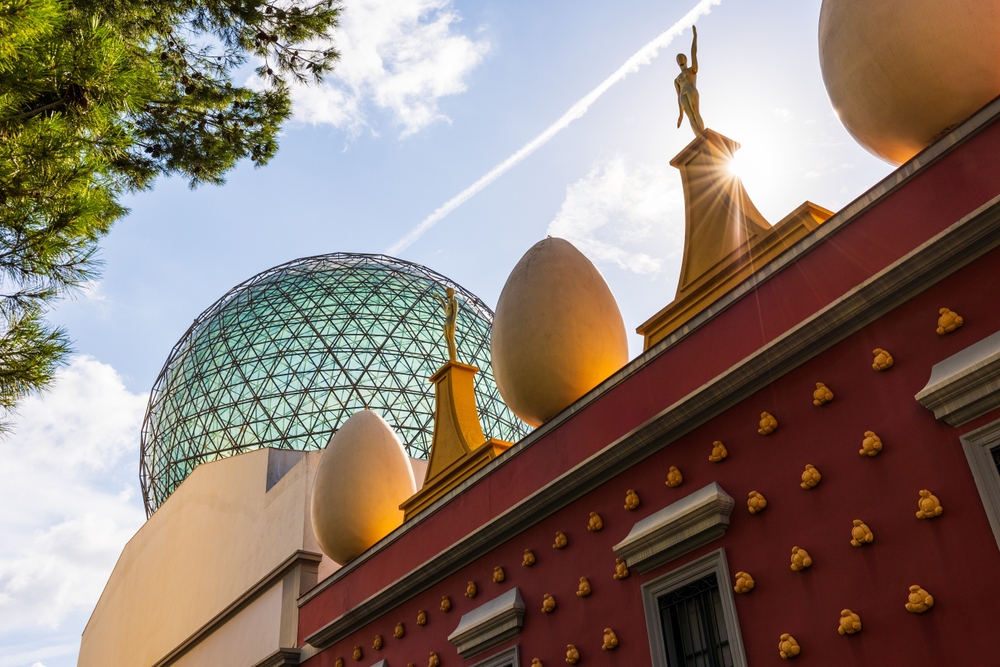 Red,Facade,Of,The,Dalí,Theatre museum,Topped,With,The,Famous